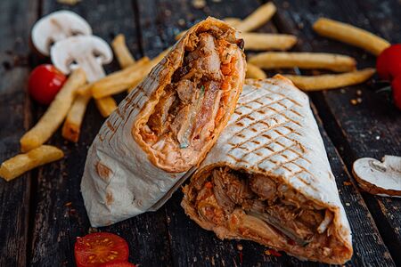 Деревенский Шавергусь с картофелем фри