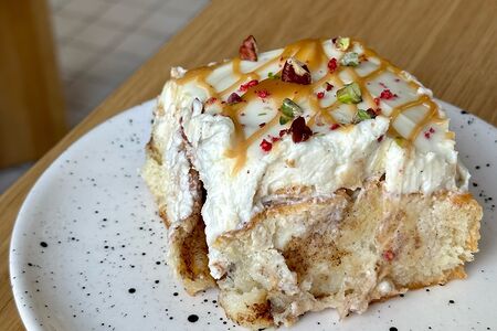 Булочка с корицей