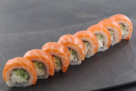 Ролл Филадельфия с лососем