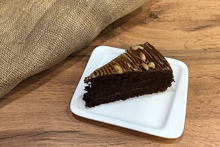 Торт Сникерс