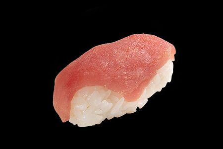 Суши с тунцом