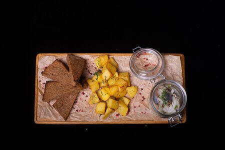 Сельдь маринованная