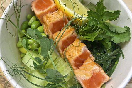 Поке из форели Татаки