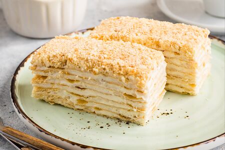 Пирожное Наполеон с заварным кремом