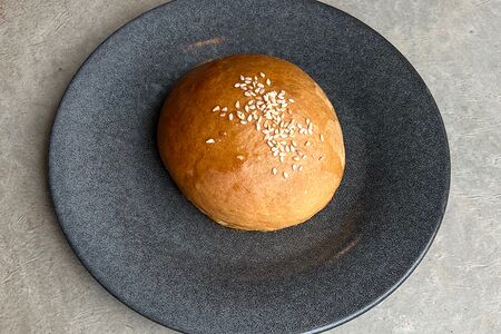 Булочка с кунжутом