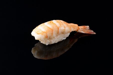 Суши с креветкой