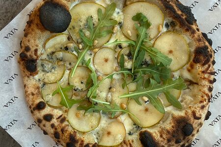 Груша с горгонзолой