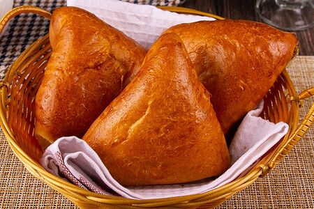 Пирог печеный с капустой и яйцом