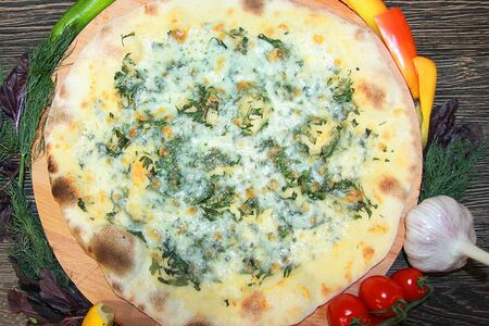 Ламаджо с сыром и зеленью