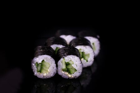 Маки Огурец