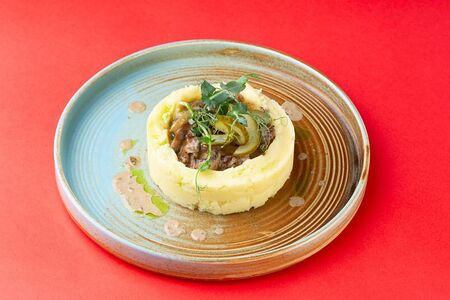 Бефстроганов с пюре