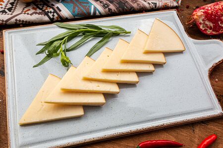 Сыр сулугуни копченый