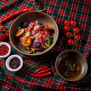 Салат с ростбифом и сливочным сыром