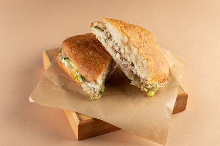 Чиабатта с тунцом и соусом Тар-тар