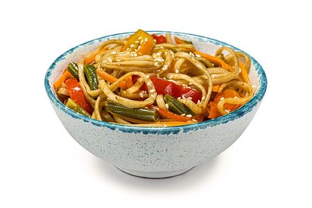 Удон с овощами в кисло-сладком соусе