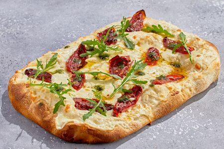 С копчеными томатами