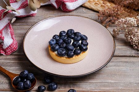 Корзинка с голубикой