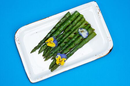 Спаржа гриль