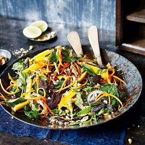 Тайский теплый салат