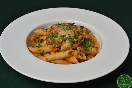 Пенне с соусом болоньезе