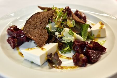 Салат из печеной свеклы