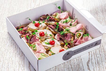 Бокс мясных брускетт L