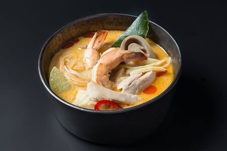 Лакса с морепродуктами