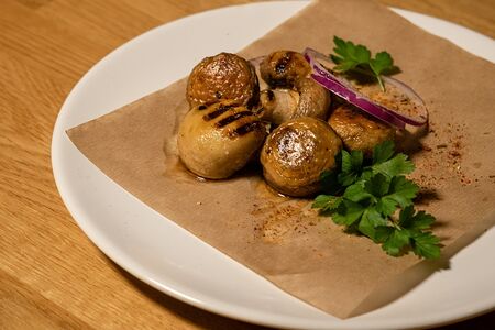 Шампиньоны на гриле