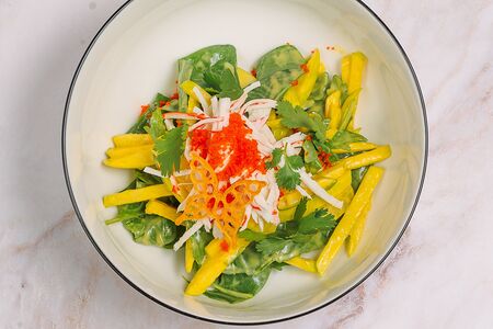 Салат со снежным крабом