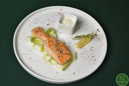 Стейк лосося на гриле