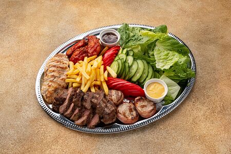 Мясное ассорти на компанию