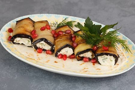 Рулетики из баклажанов