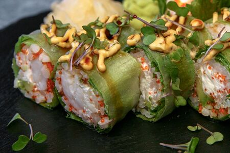 Райский ролл с угрем