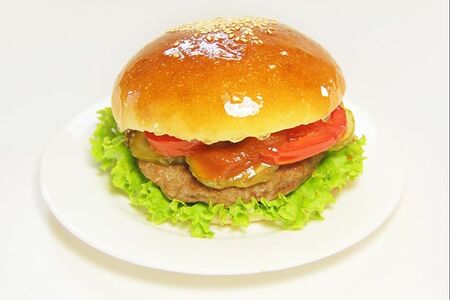 Большой бургер с курицей