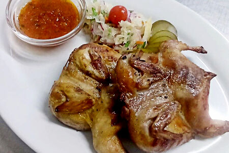 Перепелка по-царски с соленьями