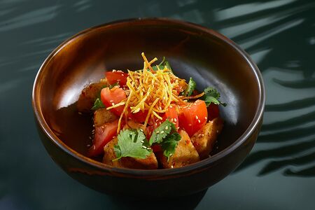 Жареные баклажаны с томатами