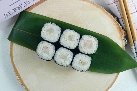 Ролл с окунем