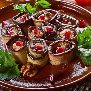 Рулетики из баклажанов