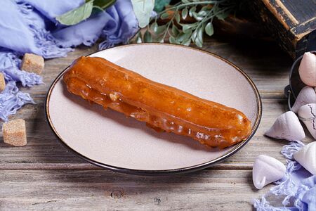 Эклер Карамельный