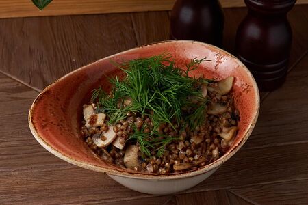 Гречневая каша с жареными грибами