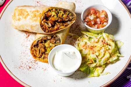 Буррито с чили кон карне