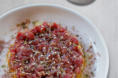 Тартар из телятины с ткемали и сырным пончиком