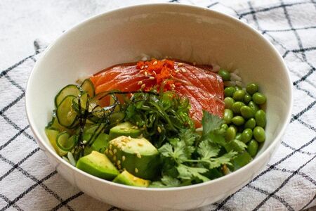 Поке боул с лососем