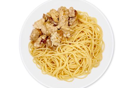 Спагетти с цыплёнком и грибами в сливочном соусе