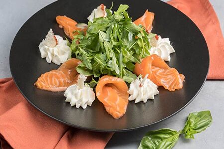 Лосось копченый с сыром маскарпоне