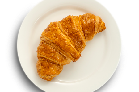 Классический французский круассан