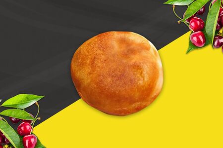 Пончик с вишней