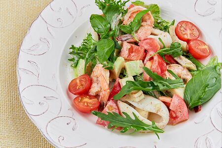 Салат с морепродуктами