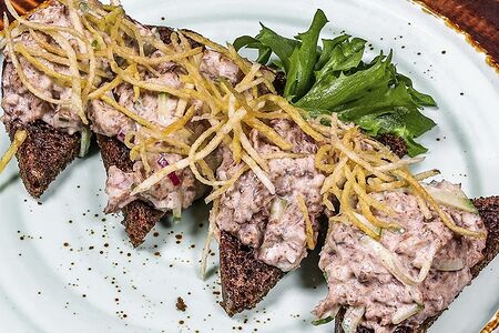 Бутерброды с тушенкой из курицы