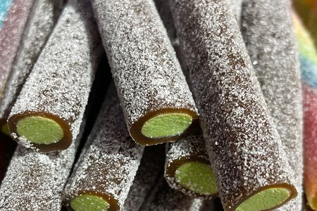 Палочки со вкусом колы в сахаре